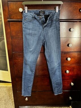 High-Rise Women’s Skinny Jeans in Medium Blue - CP Jeans